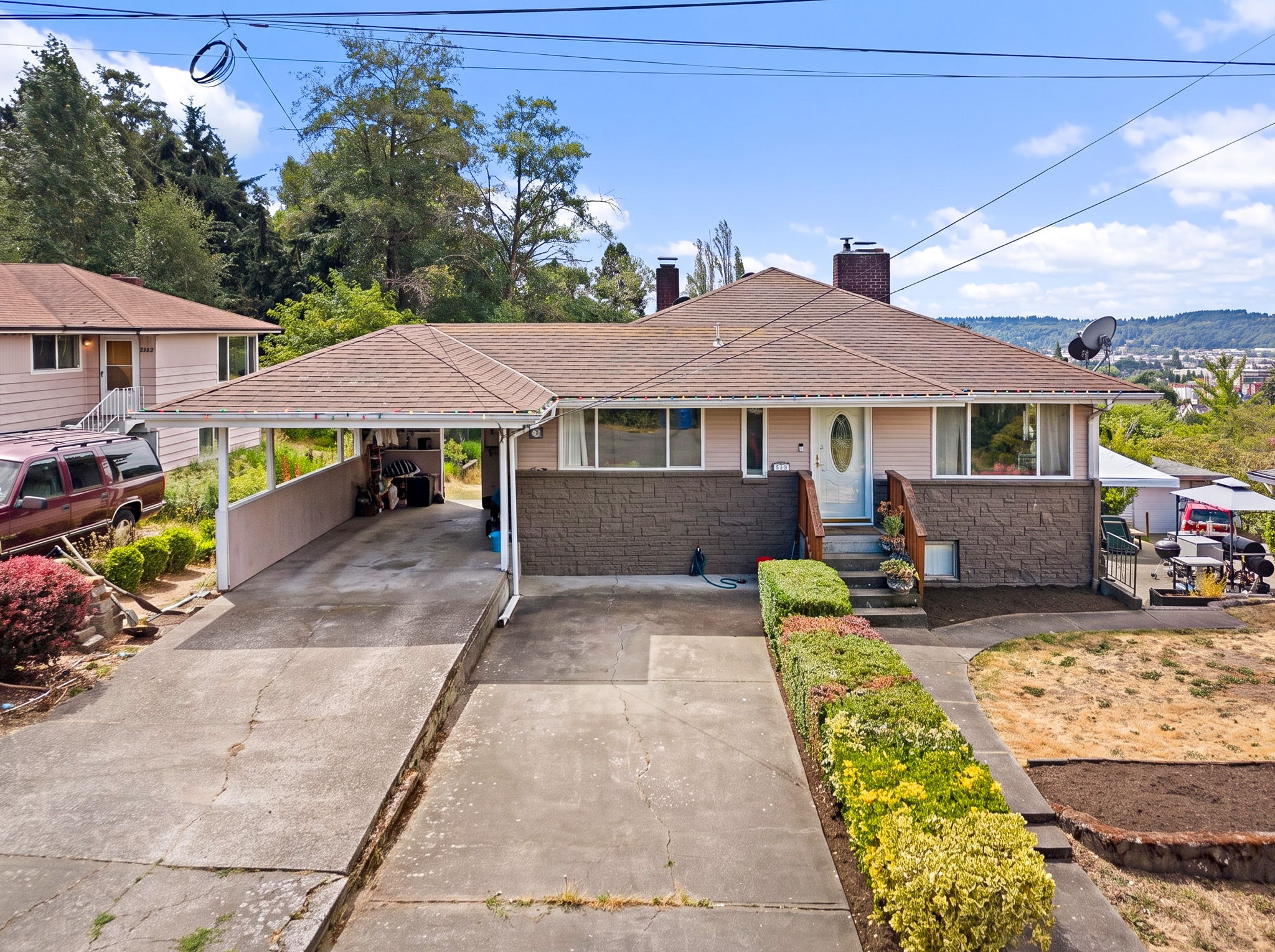 1-web-or-mls-1735 S Pearl St, Seattle, WA_Luminate Media_001